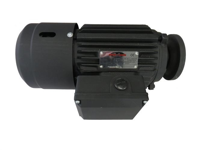  
 Leistung 3,5 kW / 5,5 kW  
 Spannung: 230/400 V 
 
 Der Versand erfolgt per Spedition. 