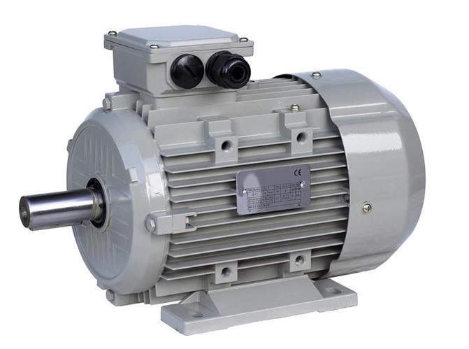  
 Bauform: B3 
 Leistung: 1,1 kW 
 Drehzahl: 2-polig - 3000 U/min 
 Spannung: 230/400 V 
 