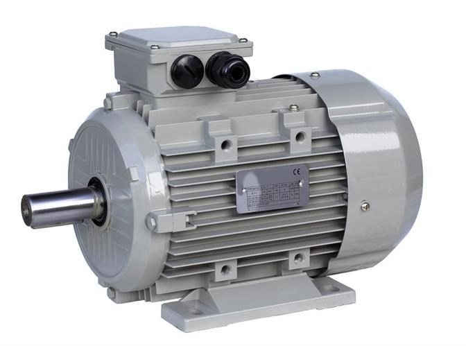  
 Bauform: B3 
 Leistung: 4 kW 
 Drehzahl: 4-polig - 1500 U/min 
 Spannung: 230/400 V 
 
