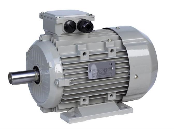  
 Bauformen: B34A, B35, B5, B3, B14A 
 Drehzahl: 4-polig - 1500 U/min, 2-polig - 3000 U/min 
 Spannung: 400/690 V&nbsp; 
 
 &nbsp; 